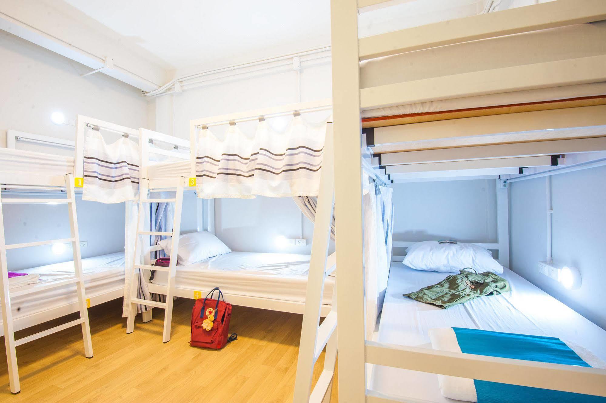 My Thai Hostel Bangkok Buitenkant foto